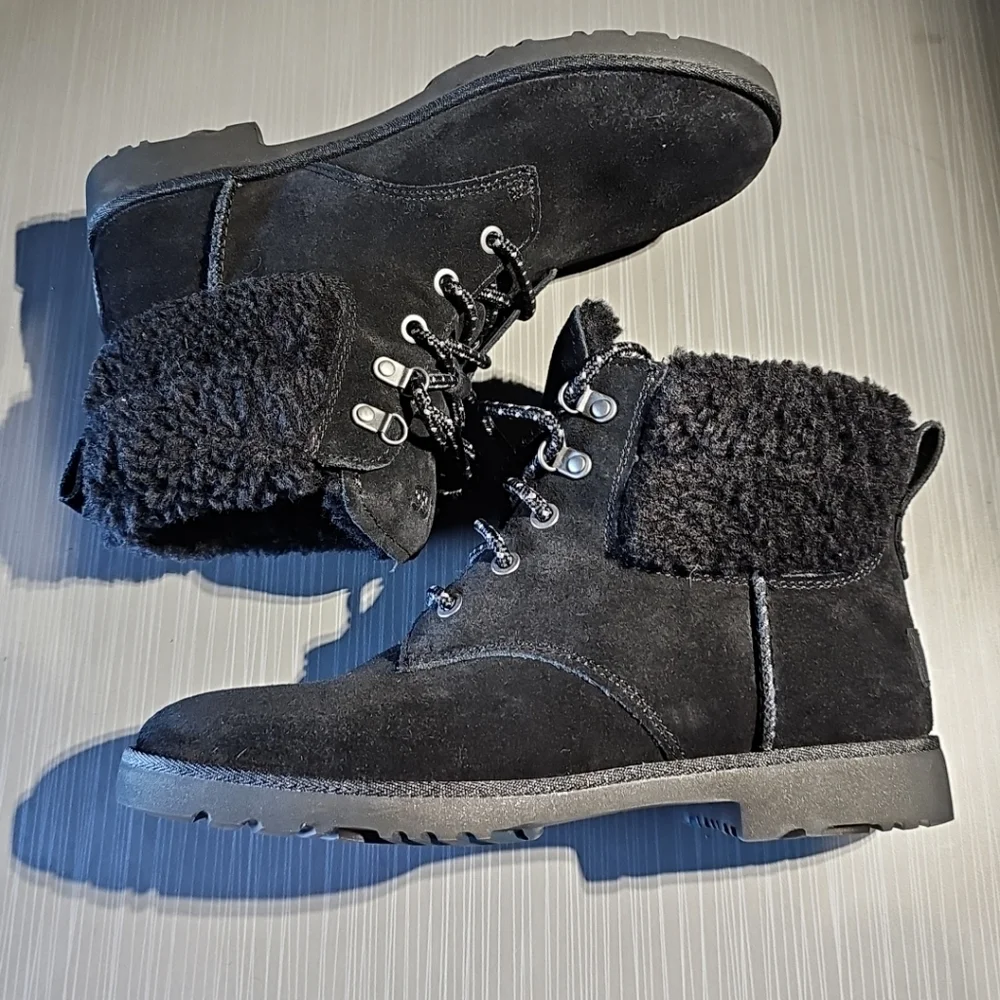 UGGS Romley Heritage Black Sherpa Lined‎ Leather Lace-Up Boots Women's 8 NWOT
